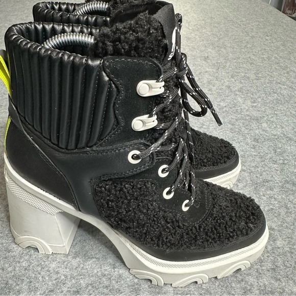 Sorel Women's Brex Leather & Faux Shearling Block Heel Lace-Up Bootie  Sz: 8 - Picture 6 of 13